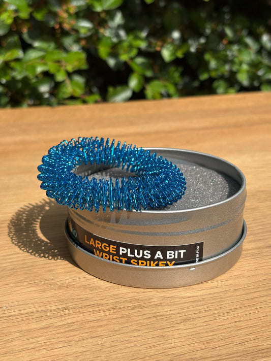Kaiko wrist spikey