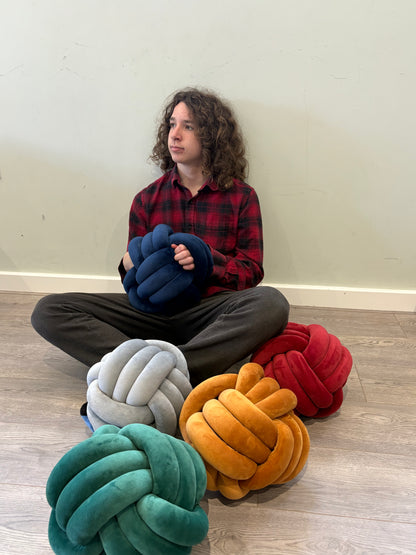 Dovetail Knot Cushion